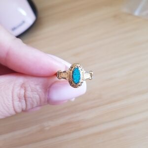 Gold and Turquoise Oval Ring